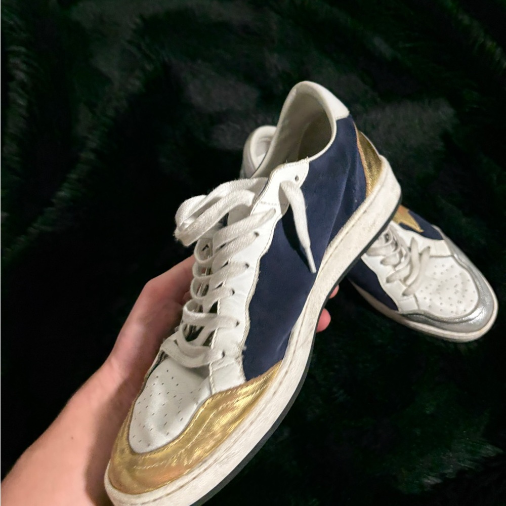 Golden Goose Sneakers with Gold and Blue Accents - Picture 3 of 10